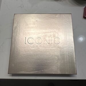 Iconic Day to Slay Eyeshadow Palette